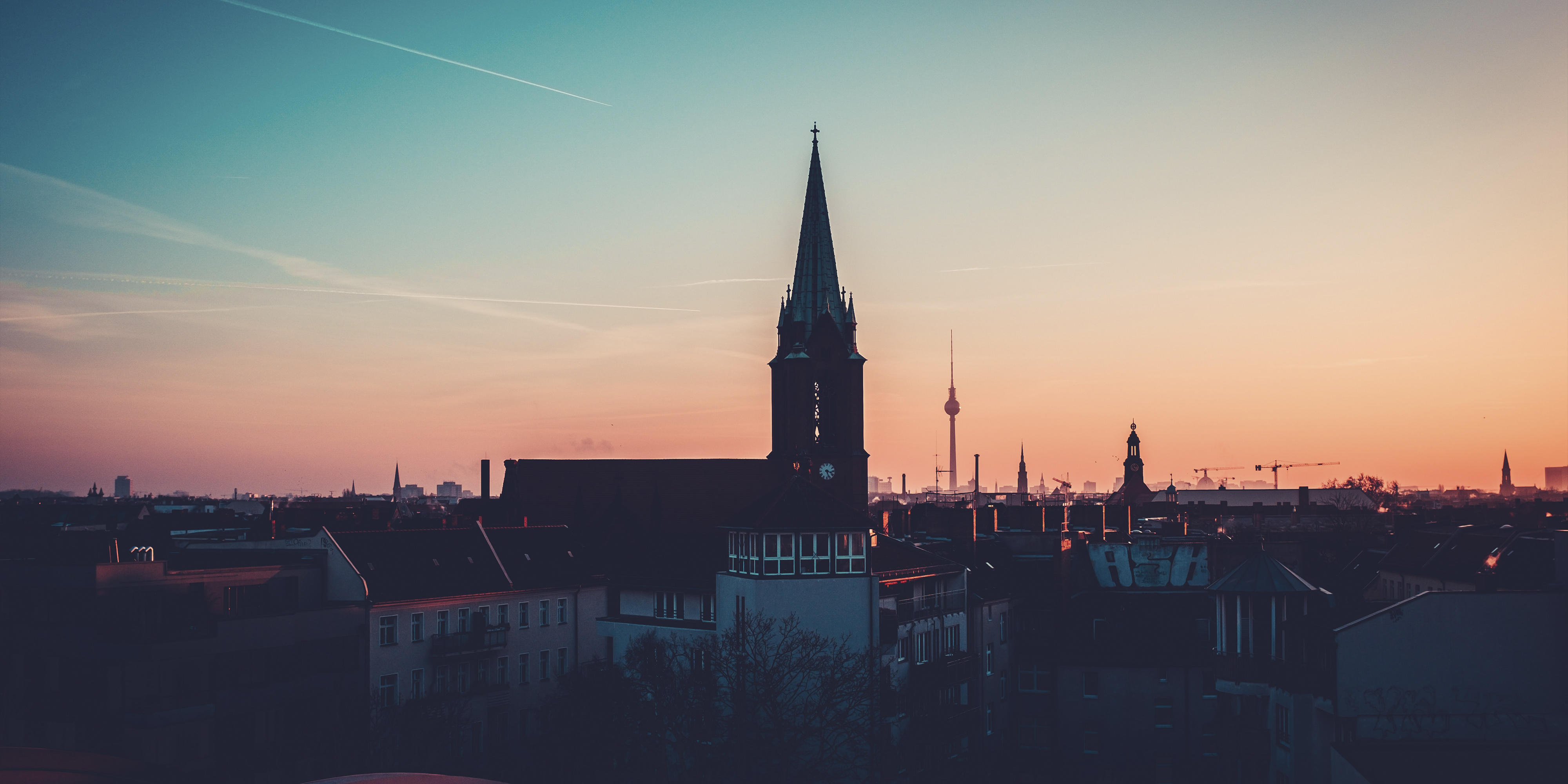 Stadt im Sonnenuntergang