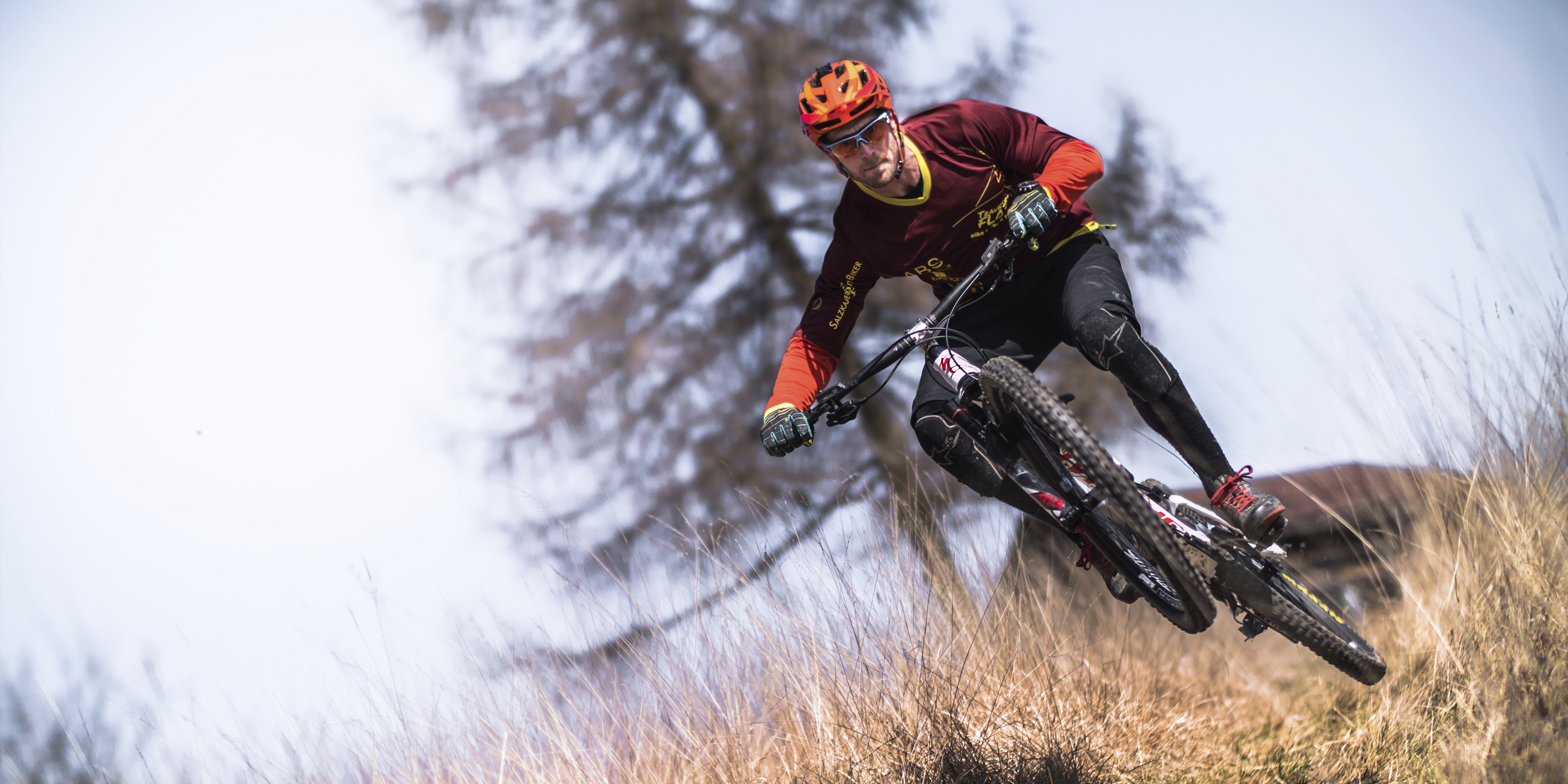 Biker im wald